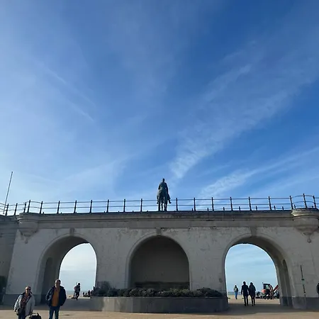F - 2 Personen - Op 250m De Zee * Ostend